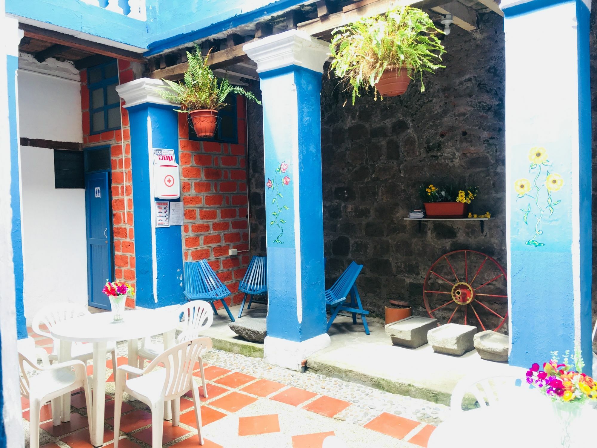 Hotel Blue Door Housing Historic Quito Esterno foto