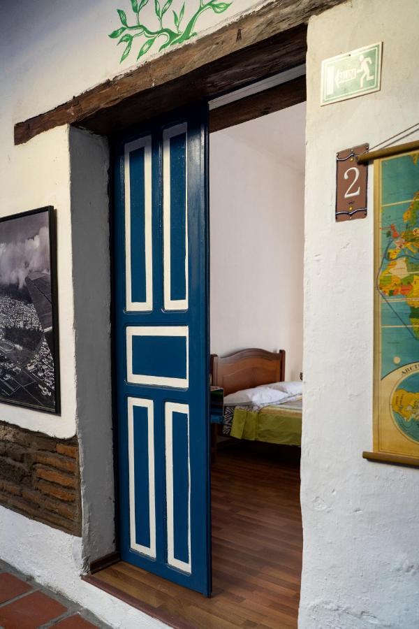 Hotel Blue Door Housing Historic Quito Esterno foto